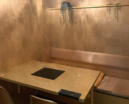 金の目 六本木店にある金の部屋