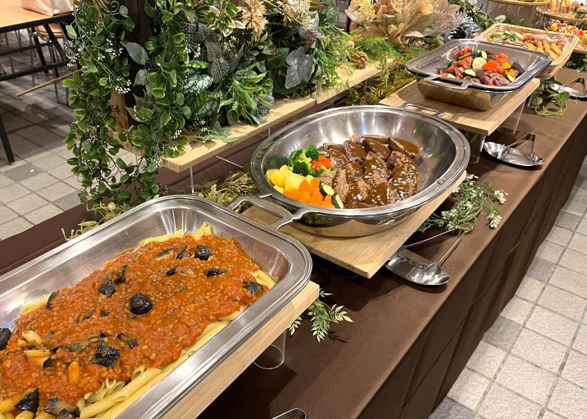 ヴィーガンビュッフェのケータリグ_前菜からメインディッシュ、デザートまで