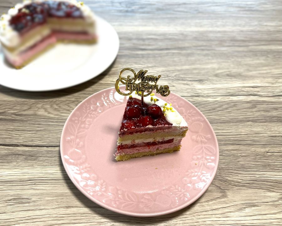 ヴィーガンパティスリーhal okadaの苺のスペシャルショートケーキ