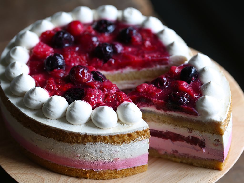 hal okadaのヴィーガンクリスマスケーキ_苺のスペシャルショートケーキ